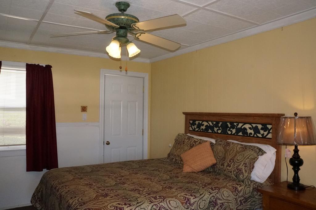 Lake Place Resort Glenhaven Oda fotoğraf